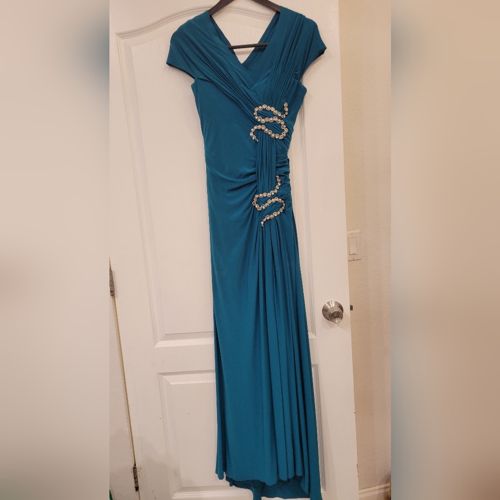 Alberto Makali Teal Blue Ruched Embelished Prom Evening Gown Wedding Size 6